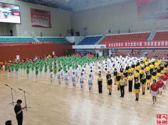 濱?？h廣場(chǎng)舞推廣中心參加8月8日全民健身日活動(dòng)