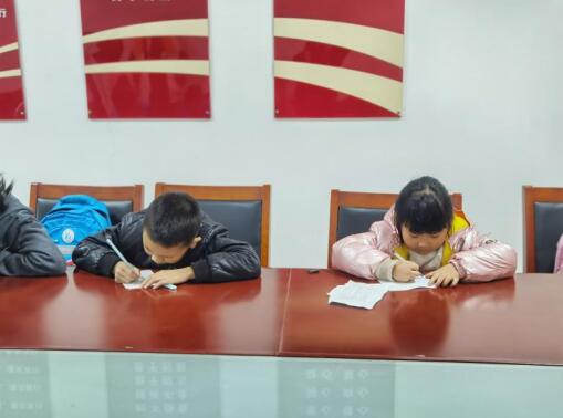 文化惠民丨荊劉村開展青少年“浸潤書香  暢游書海”活動(dòng)