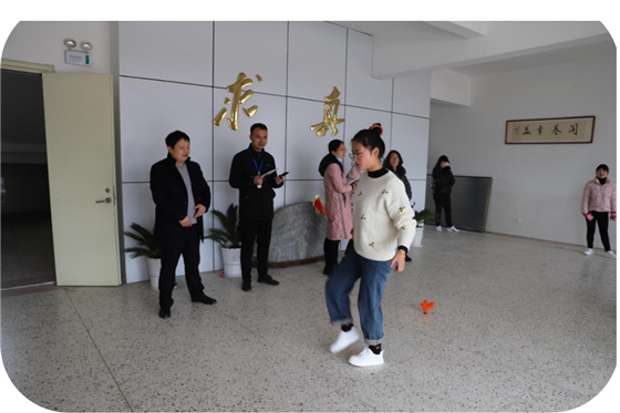 濱?？h五汛鎮(zhèn)中心小學(xué)舉行慶祝第111個(gè)國(guó)際三八婦女節(jié)活動(dòng)