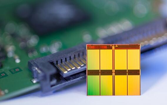 SSD硬盤銷售火爆 eMMC也漲瘋了:半月猛漲80%