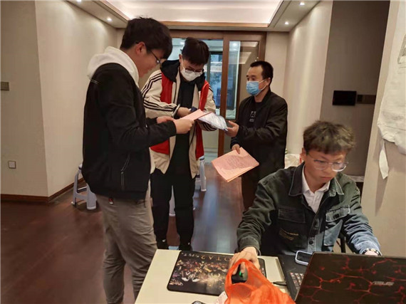 攝山村：學(xué)黨史、辦實事 小區(qū)反電詐宣傳不停歇