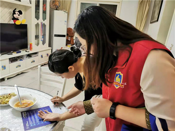 【我為群眾辦事實(shí)】馨康苑社區(qū):反詐宣傳“面對(duì)面”守護(hù)群眾“錢(qián)袋子”