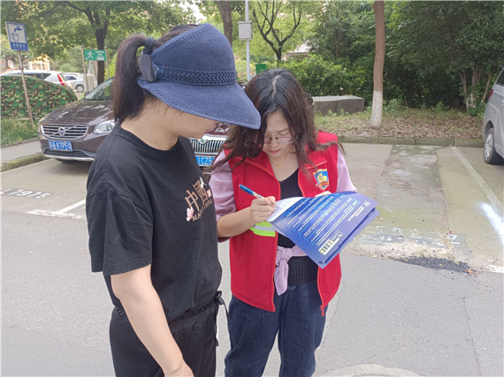 【我為群眾辦事實(shí)】馨康苑社區(qū):反詐宣傳“面對(duì)面”守護(hù)群眾“錢(qián)袋子”